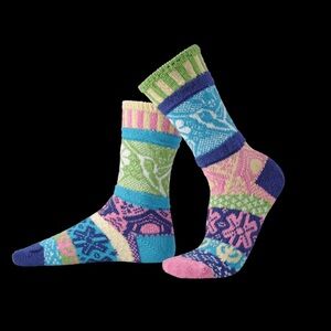 ✨ Solmate Socks “Hummingbird” Crew Socks – Colorful Mismatched Design – NWT